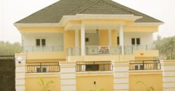 8-bedroom house with BQ
