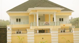 8-bedroom house with BQ