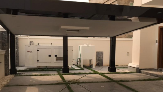 6 Bedroom Detached house with Domestic Quarters at Lekki Phase 1