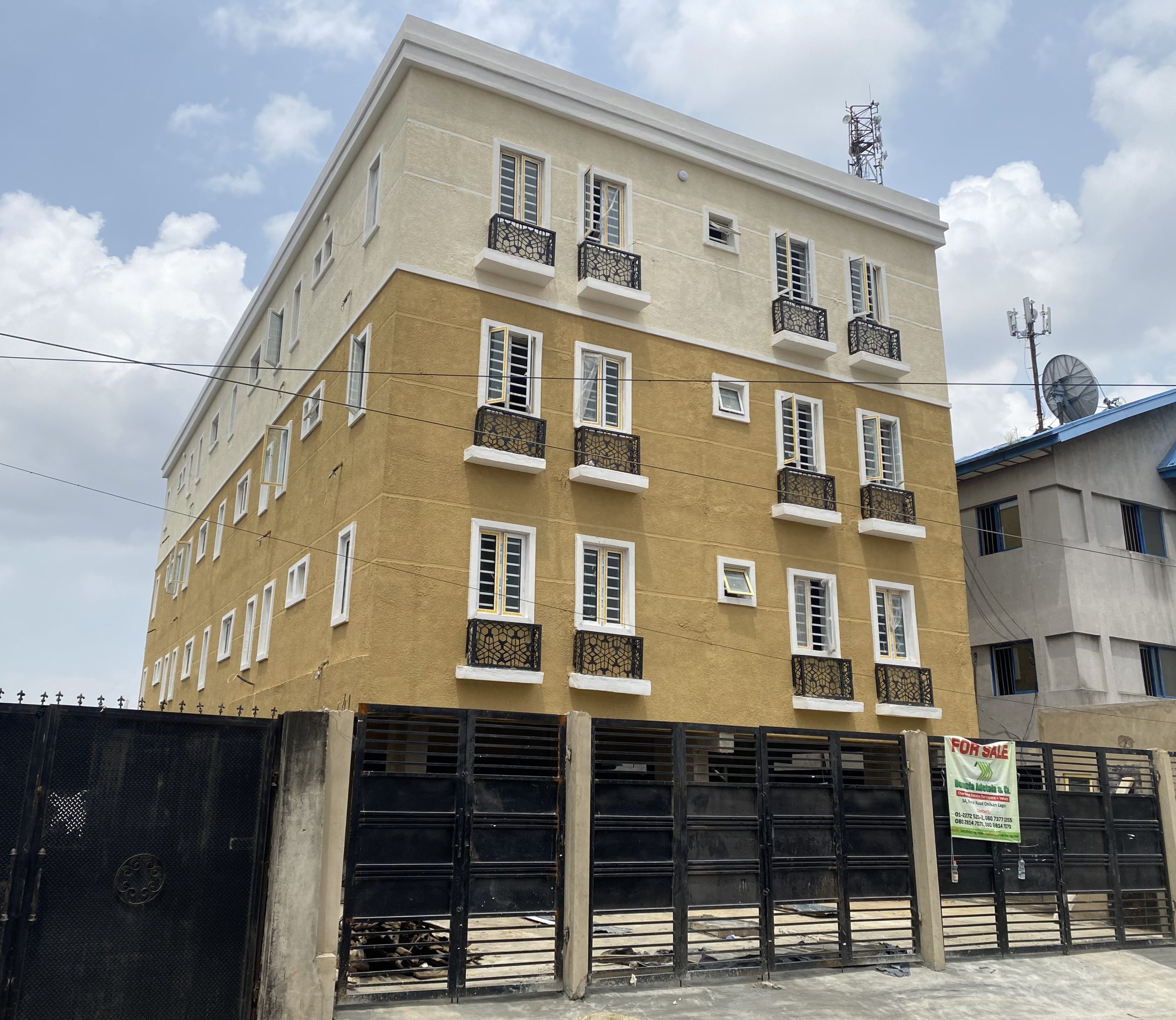 3 Bedroom Flats In Alara Street, Oyadiran Estate, Yaba For Sale