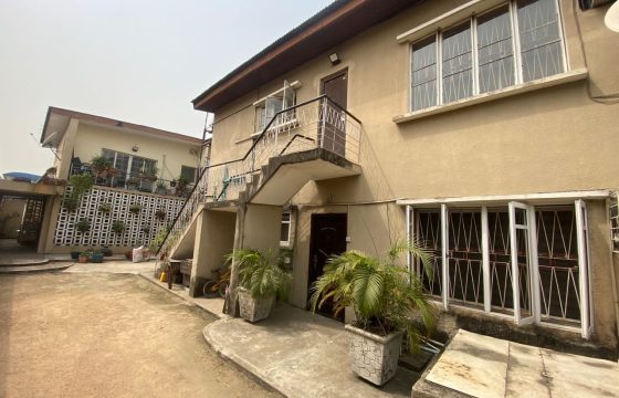 Block of 4 Nos 2 Bedroom Flats For Sale In a Close Off Ogunlana Drive Surulere